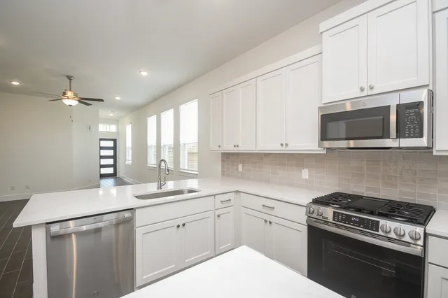 $2,400 | 2823 Sunrise Fld Lane, Brookshire, TX 77423