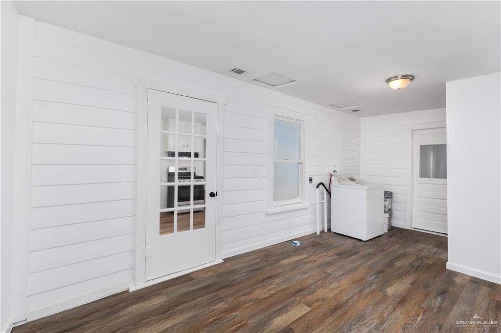 601 North 6th Street McAllen, TX 78501 - Photo 13 of 15 Laundry room + extra space
