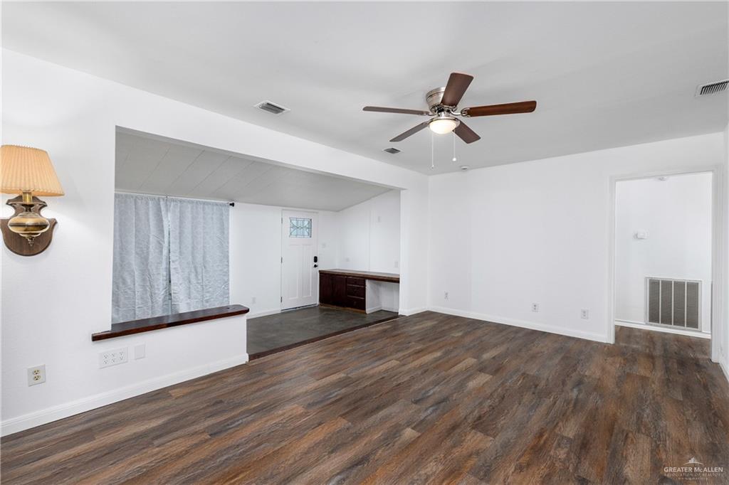 601 North 6th Street McAllen, TX 78501 - Photo 3 of 15 Living room +entrance