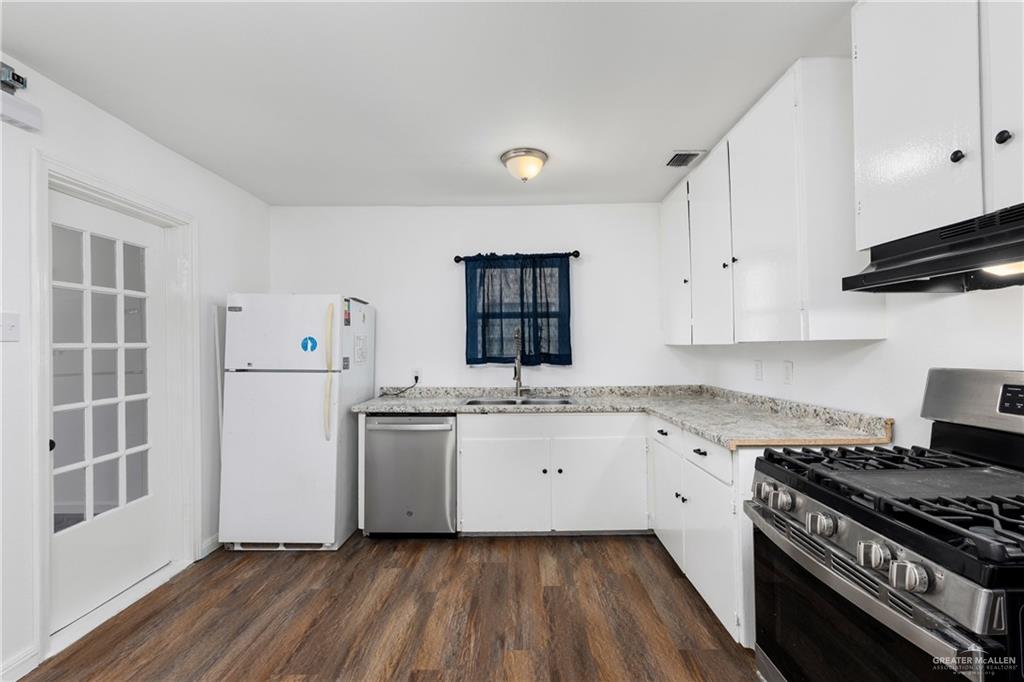 601 North 6th Street McAllen, TX 78501 - Photo 5 of 15 Kitchen