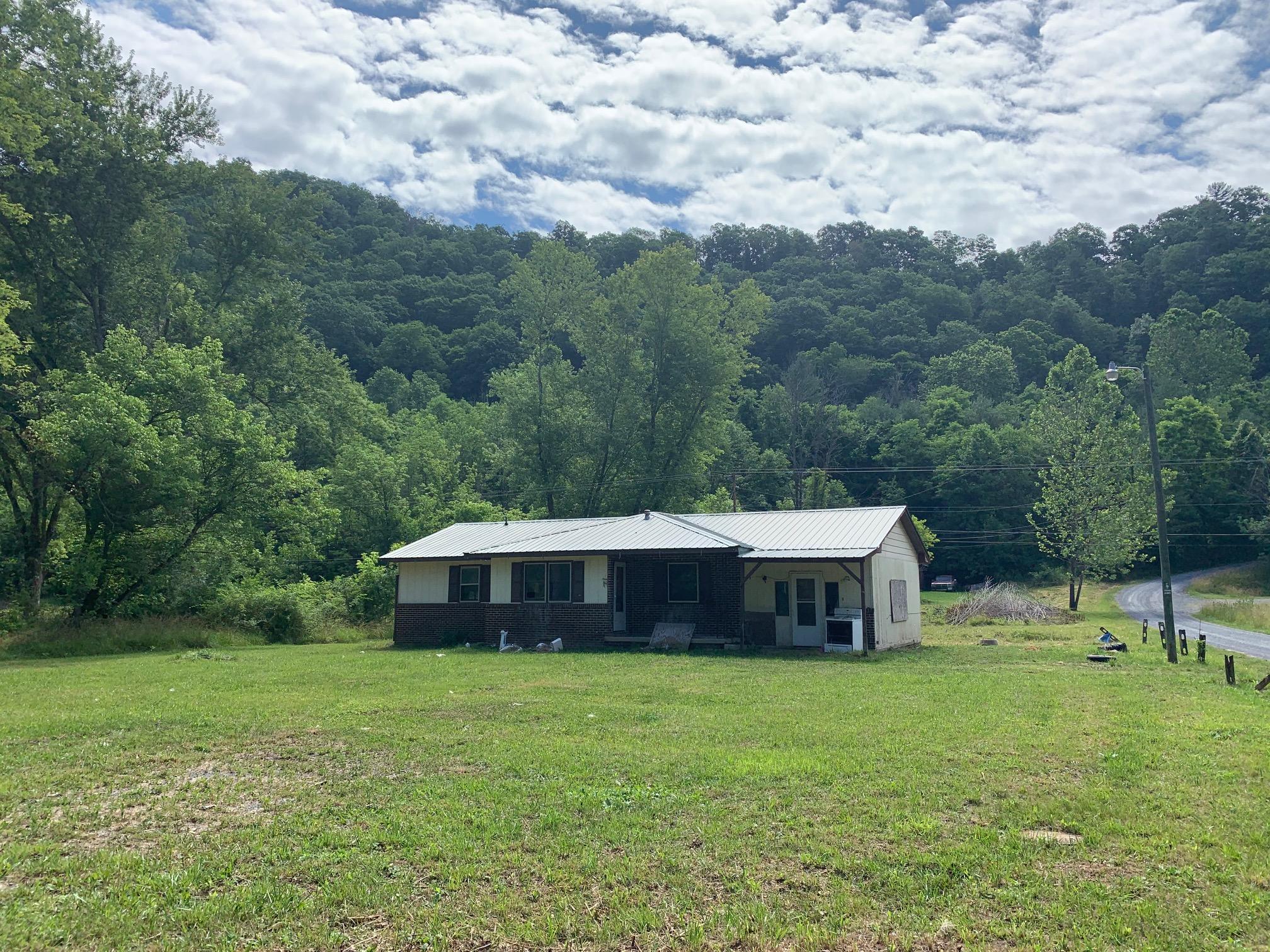 121 Fullen Cemetery Road Ronceverte, WV 24970 - Photo 1 of 16 Gallery Image 1