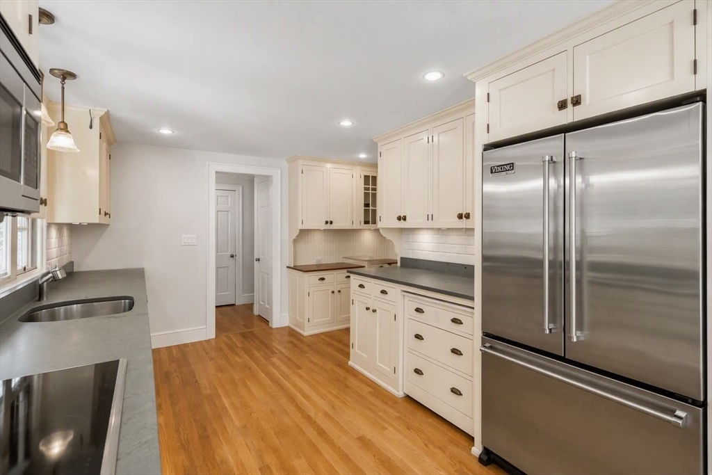 41 Locust Avenue Lexington, MA 02421 - Photo 15 of 34 Gallery Image 15