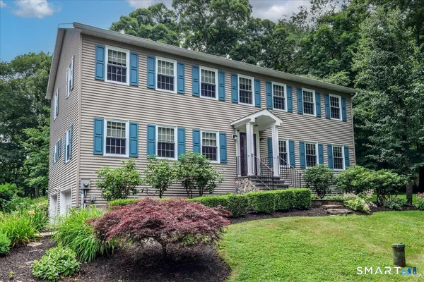 $815,000 | 32 Country Way, Bethel, CT 06801
