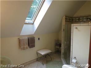 9895 Gibbs Road Clarkston, MI 48348 - Photo 54 of 75 full bath 4.jpg