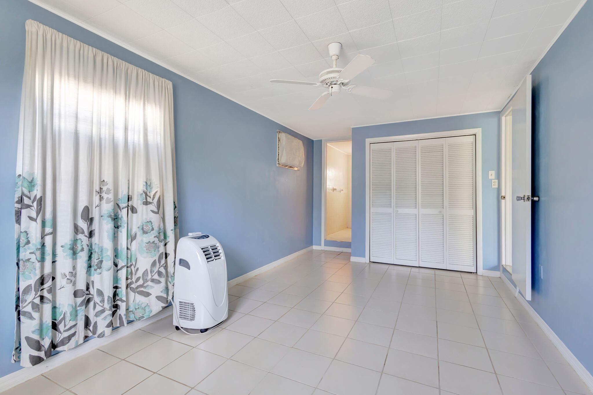 352 Winged Foot Road Palm Springs, FL 33461 - Photo 15 of 27 17-web-or-mls-352Wing_141