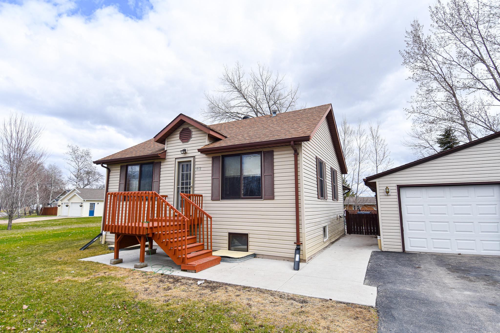 612 Cherry Road Thief River Falls, MN 56701 - Photo 2 of 40