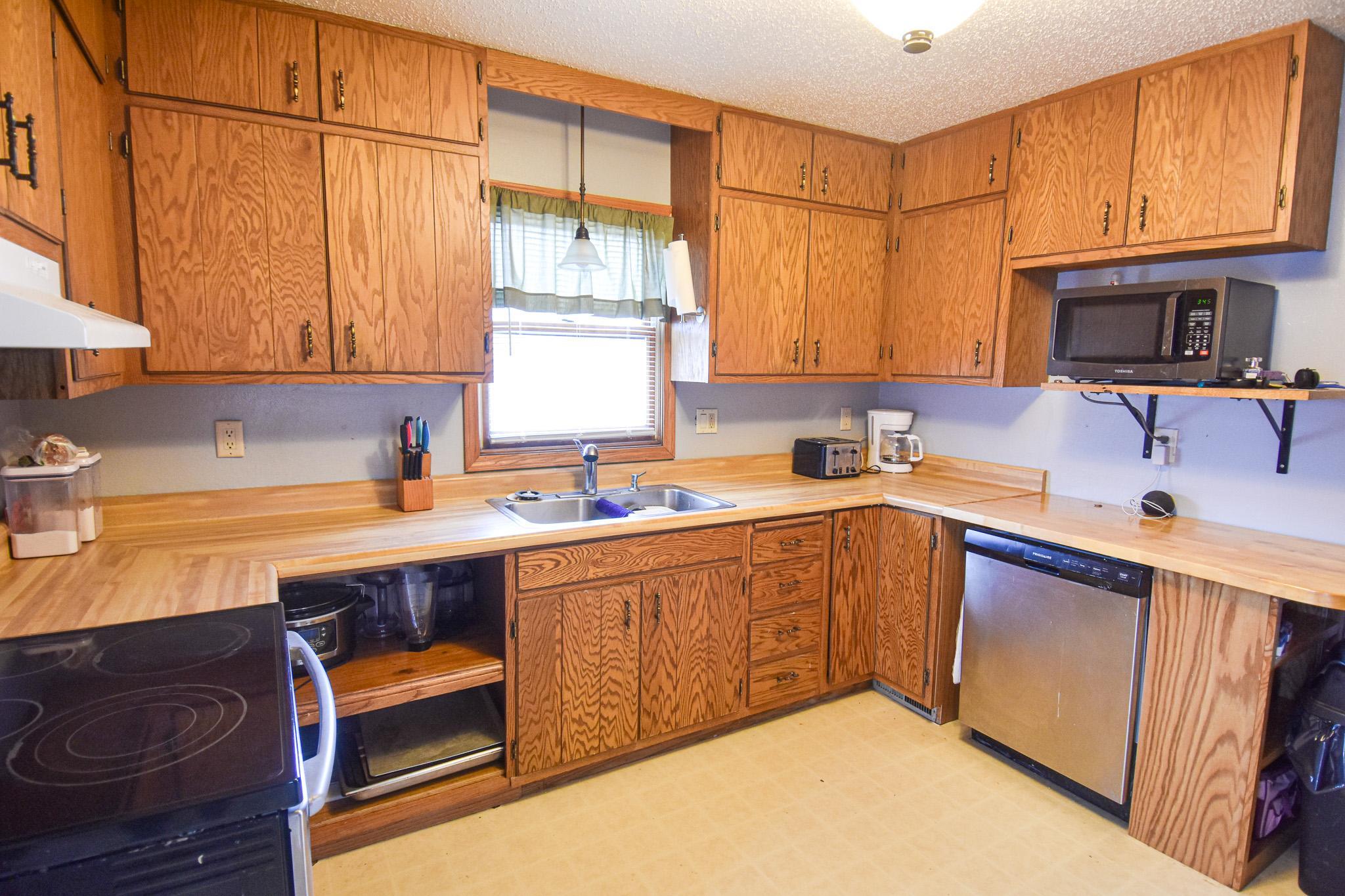 612 Cherry Road Thief River Falls, MN 56701 - Photo 7 of 40