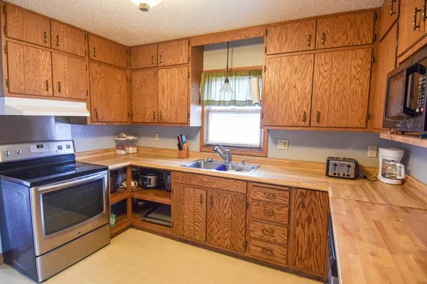 $213,900 | 612 Cherry Road, Thief River Falls, MN 56701