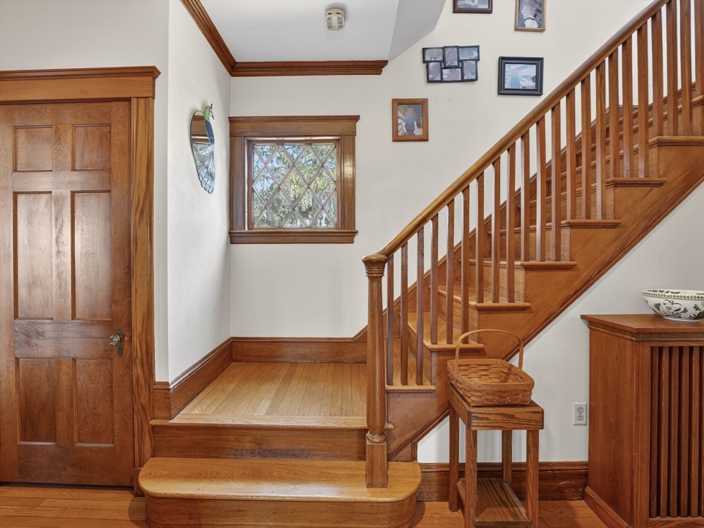 44 Hemlock Street Needham, MA 02492 - Photo 5 of 31