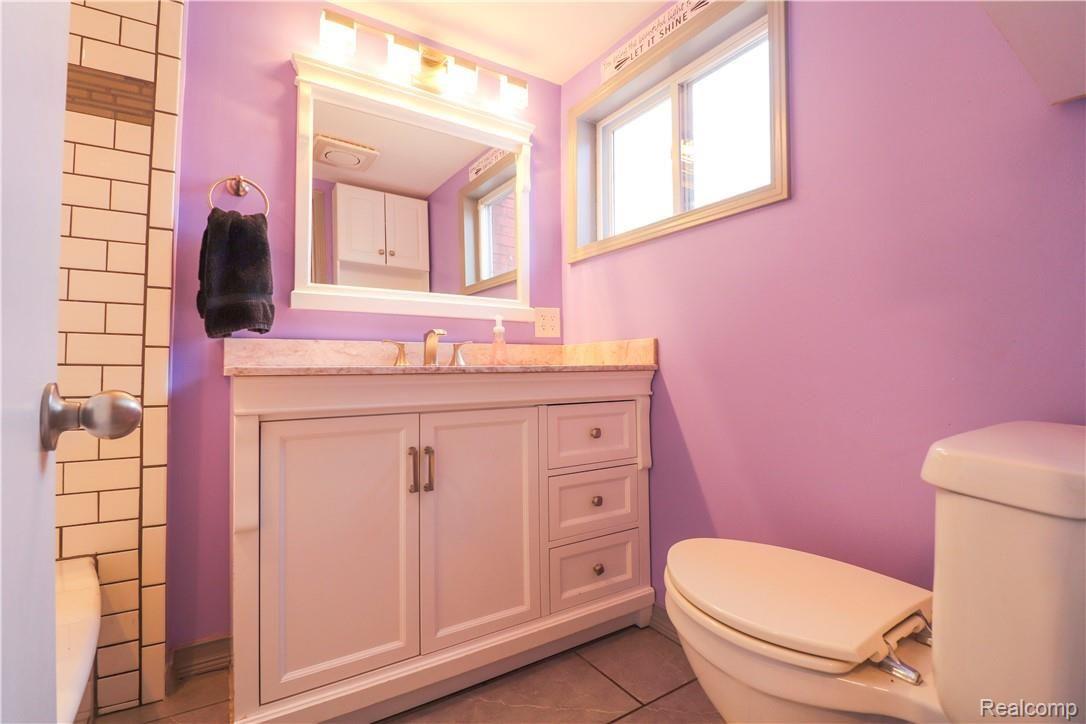 19213 Gudith Road Trenton, MI 48183 - Photo 17 of 34 PurpleBathroom.JPG