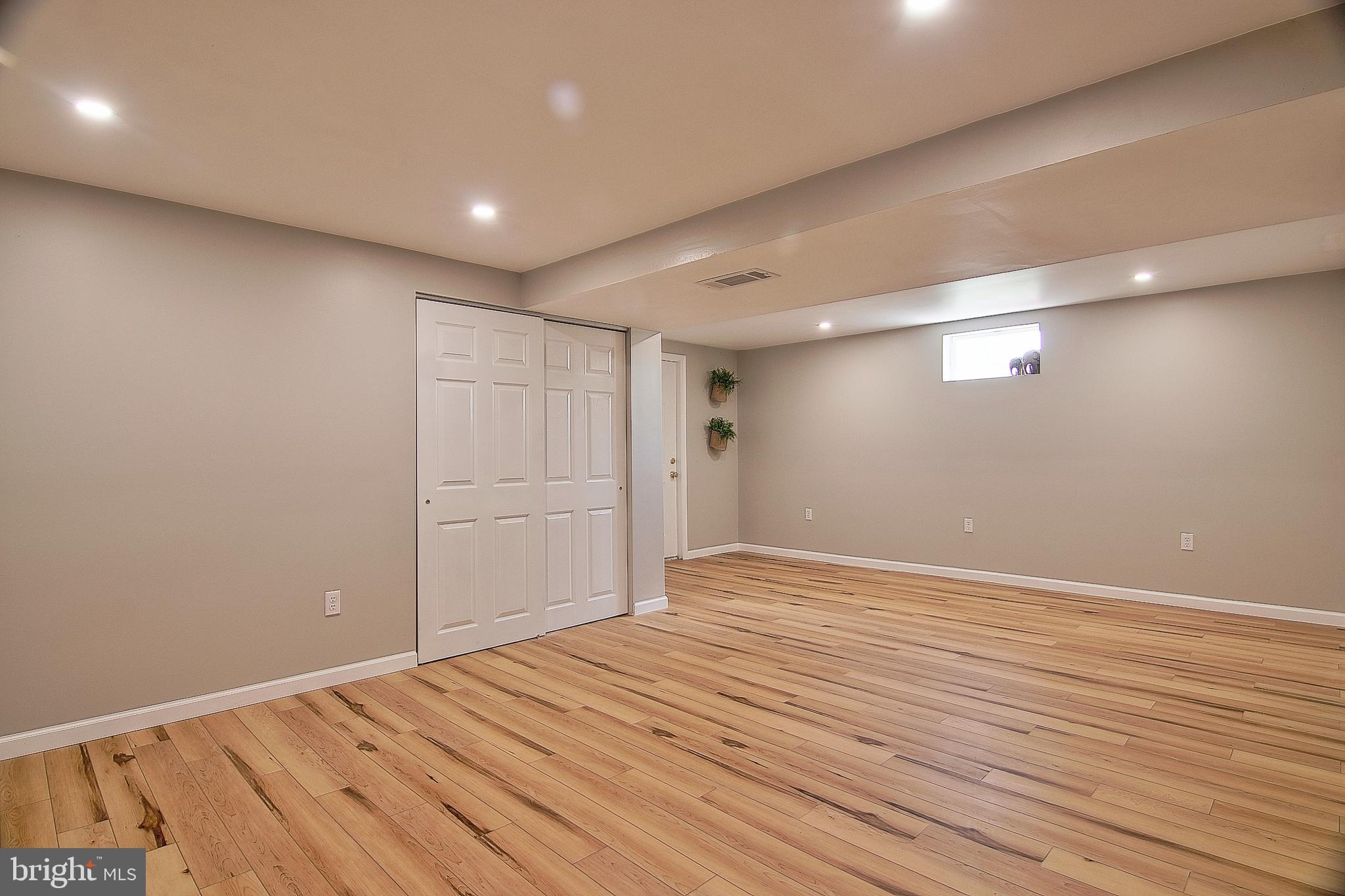 1291 Shelbourne Road Reading, PA 19606 - Photo 19 of 33 Family Room