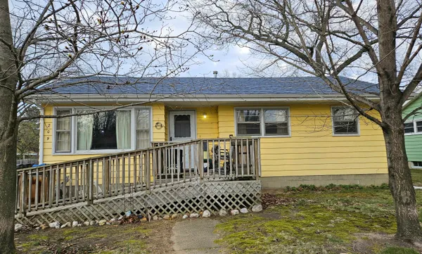 $400,000 | 209 South Marshall Street, New Buffalo, MI 49117