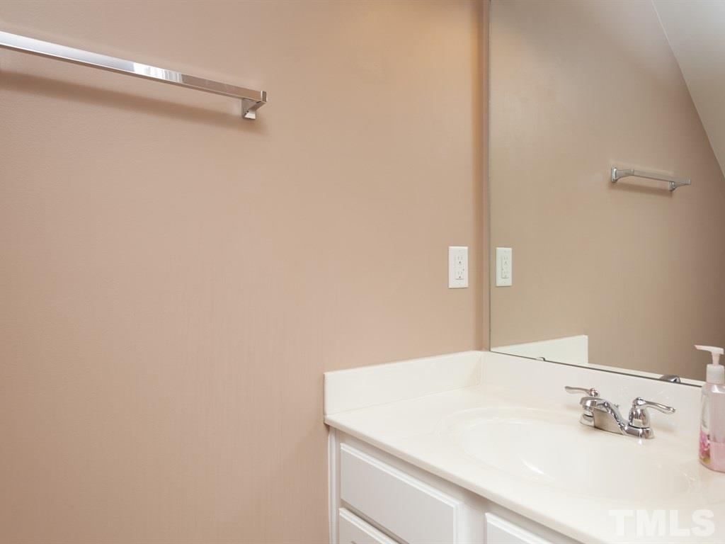 7822 Jeffrey Alan Court Raleigh, NC 27613 - Photo 11 of 25 Gallery Image 11