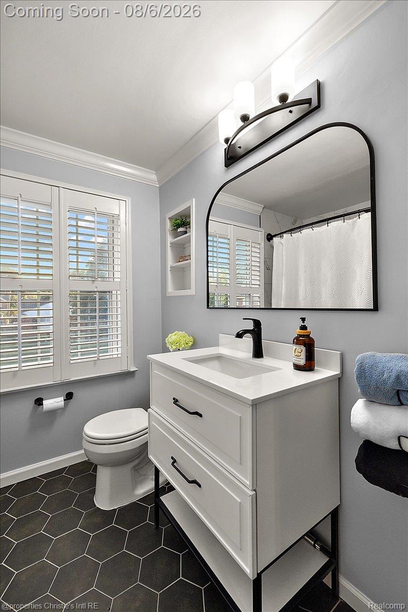 162 Fisher Road Grosse Pointe, MI 48230 - Photo 18 of 28 55-162 Fisher-55.jpg