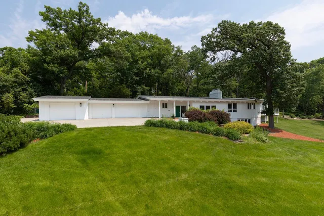 $8,895 | 1345 Fairlawn Way, Unit R, Golden Valley, MN 55416