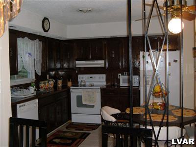2815 Middletown Road Bethlehem, PA 18020 - Photo 8 of 19