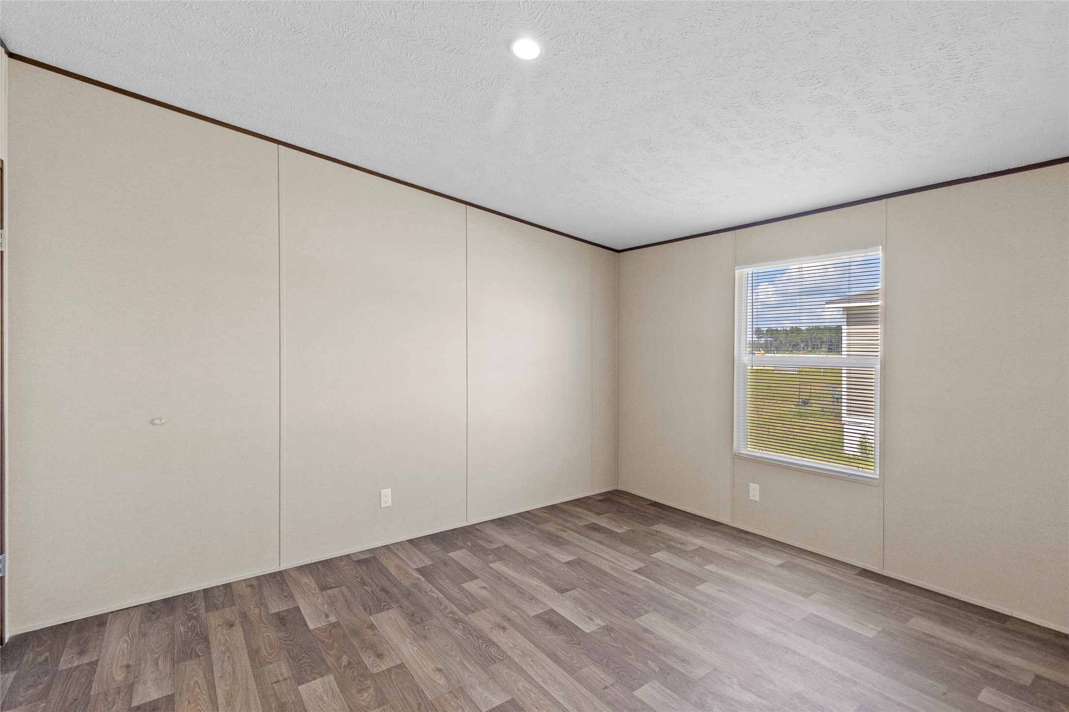 1235 Peter Pne Street Huffman, TX 77336 - Photo 15 of 25 an empty room with a workbench