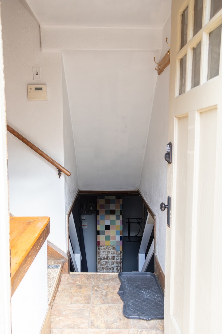 1619 Grant Avenue Rockford, IL 61103 - Photo 13 of 13 a view of entryway