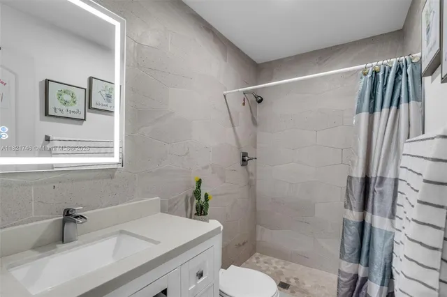 $580,000 | 7100 McClellan Street, Hollywood, FL 33024