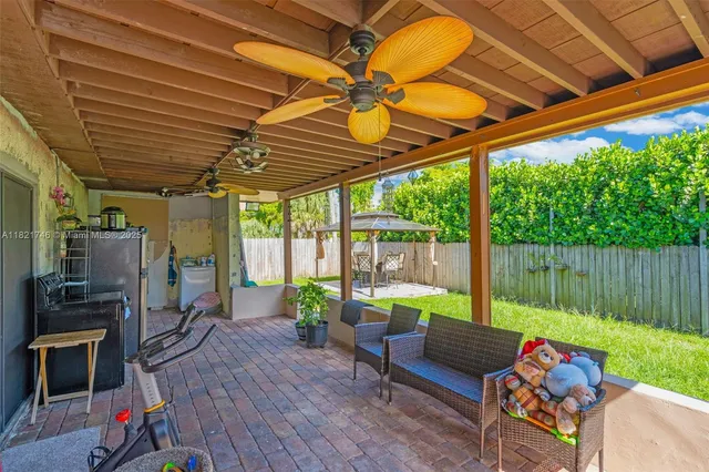 $580,000 | 7100 McClellan Street, Hollywood, FL 33024