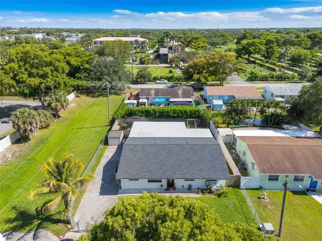 $580,000 | 7100 McClellan Street, Hollywood, FL 33024