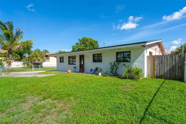 $580,000 | 7100 McClellan Street, Hollywood, FL 33024