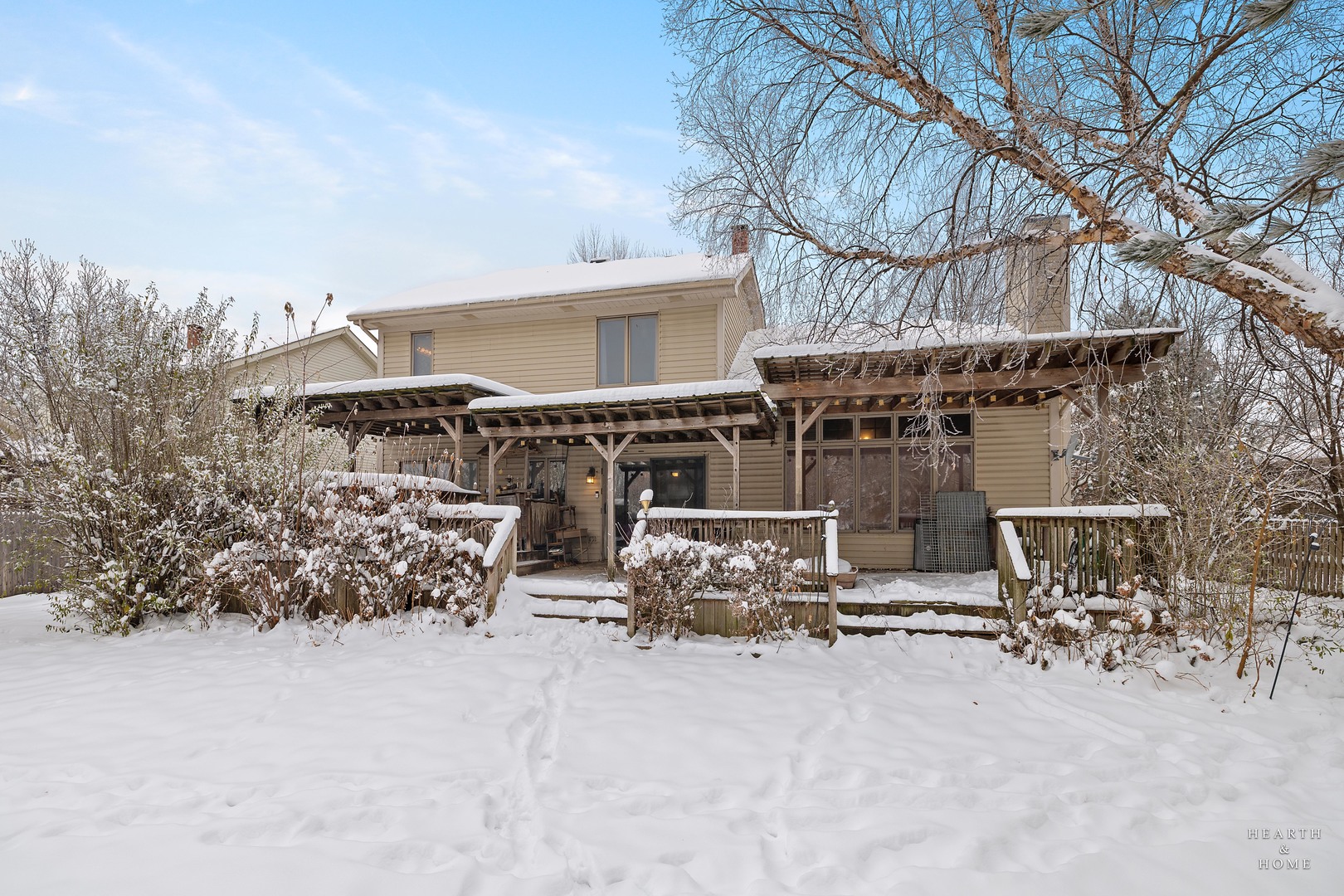 1207 Quail Run Avenue Bolingbrook, IL 60490 - Photo 12 of 48 an outdoor space with seating