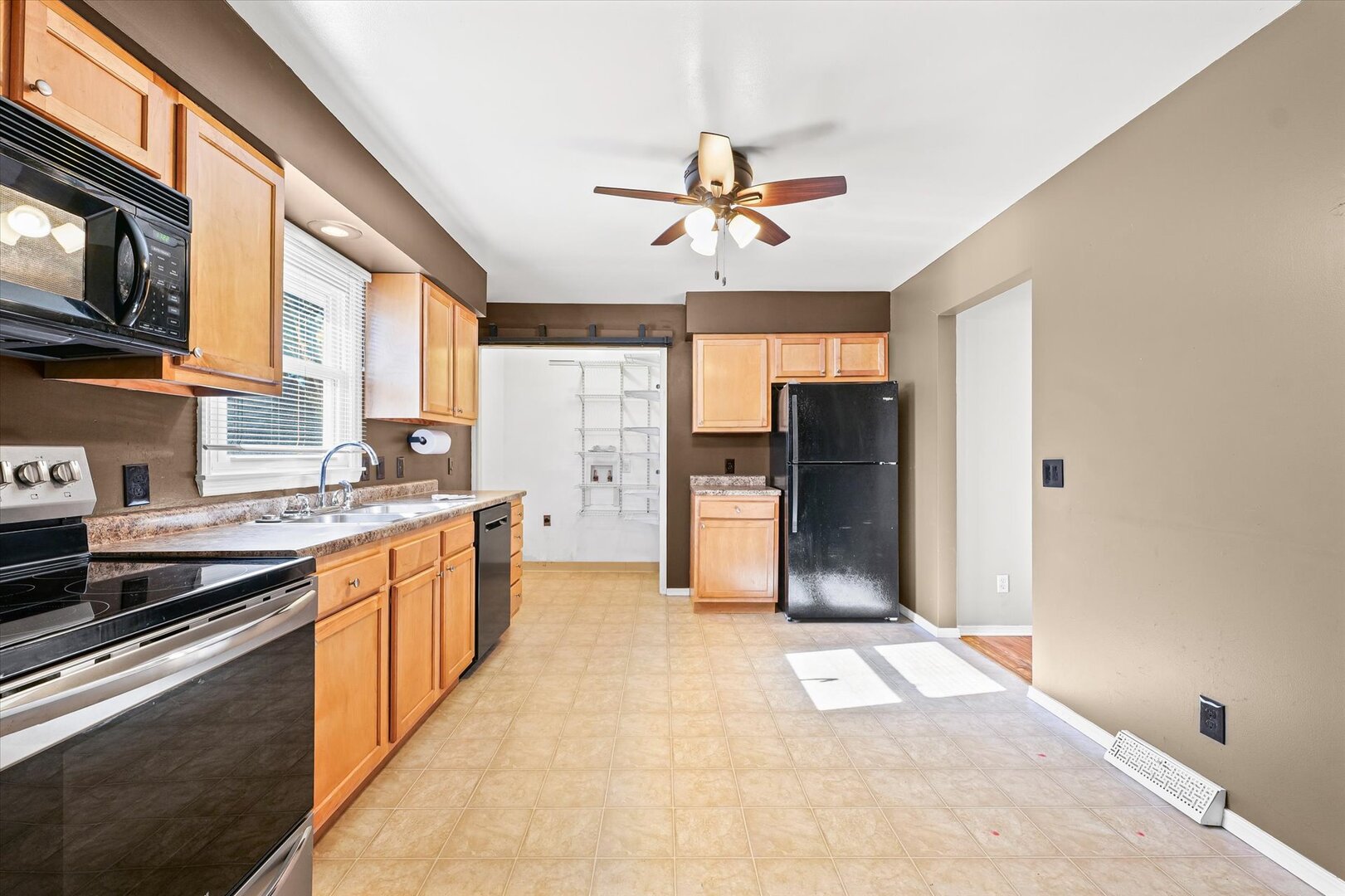 2313 Branch Road Champaign, IL 61821 - Photo 7 of 29