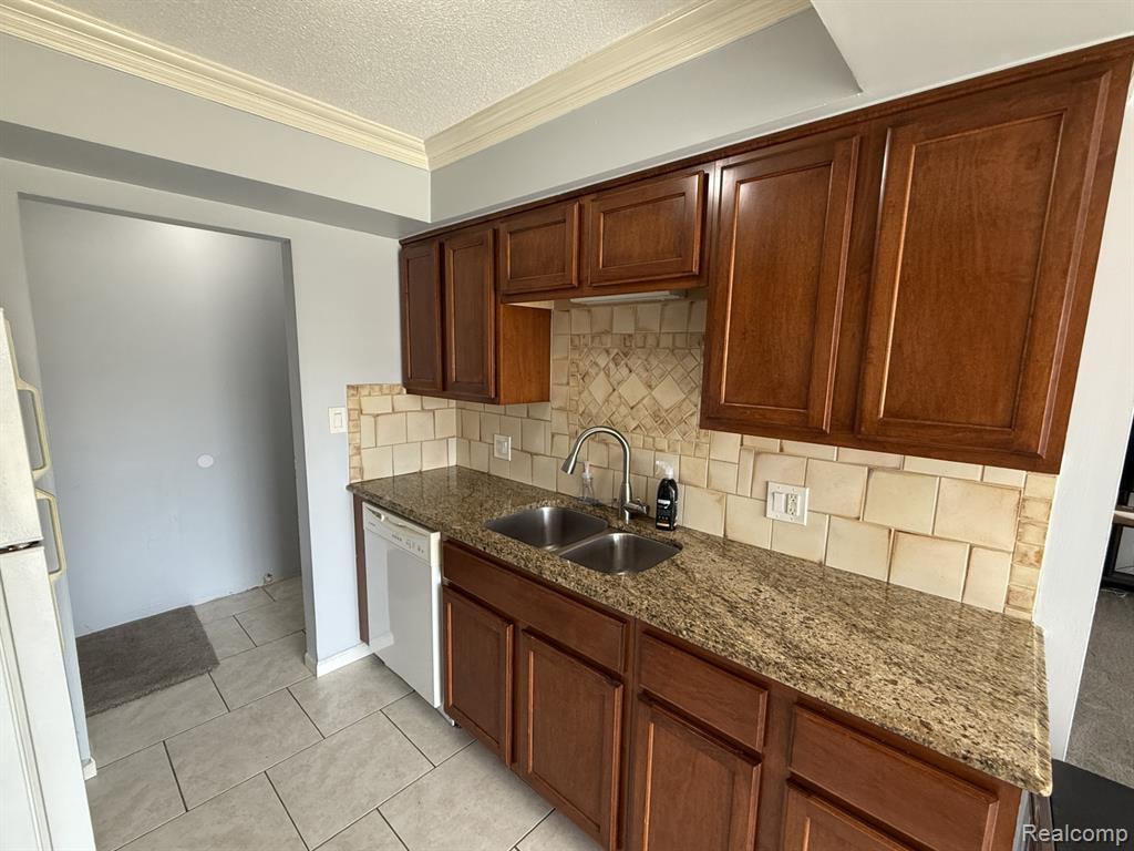 8162 24 Mile Road Utica, MI 48316 - Photo 3 of 14