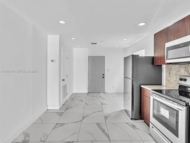 $2,000 | 5424 Pembroke Road, Unit A, West Park, FL 33023