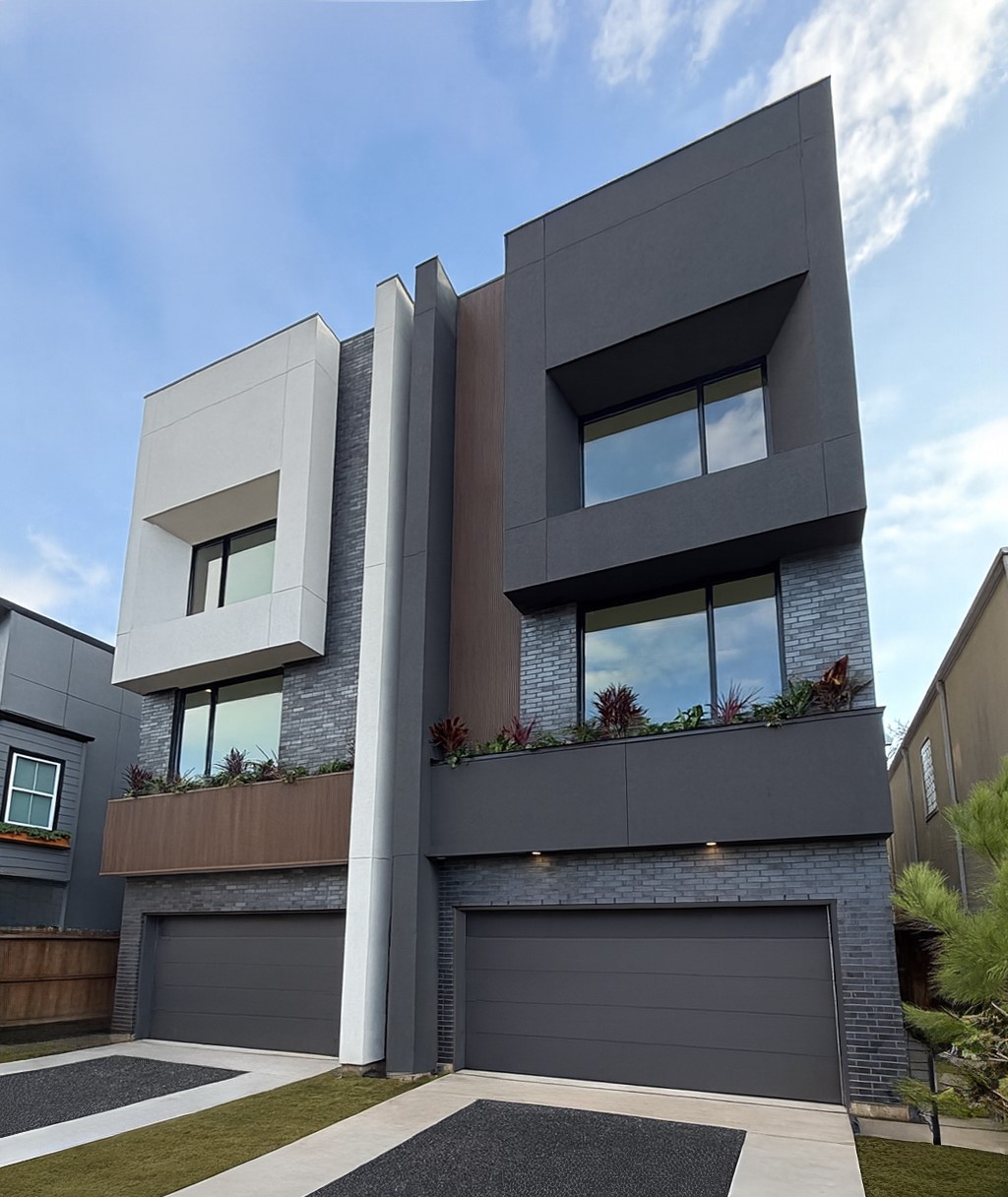820 Malone Street Houston, TX 77007 - Photo 3 of 31 a front view of a house with garage