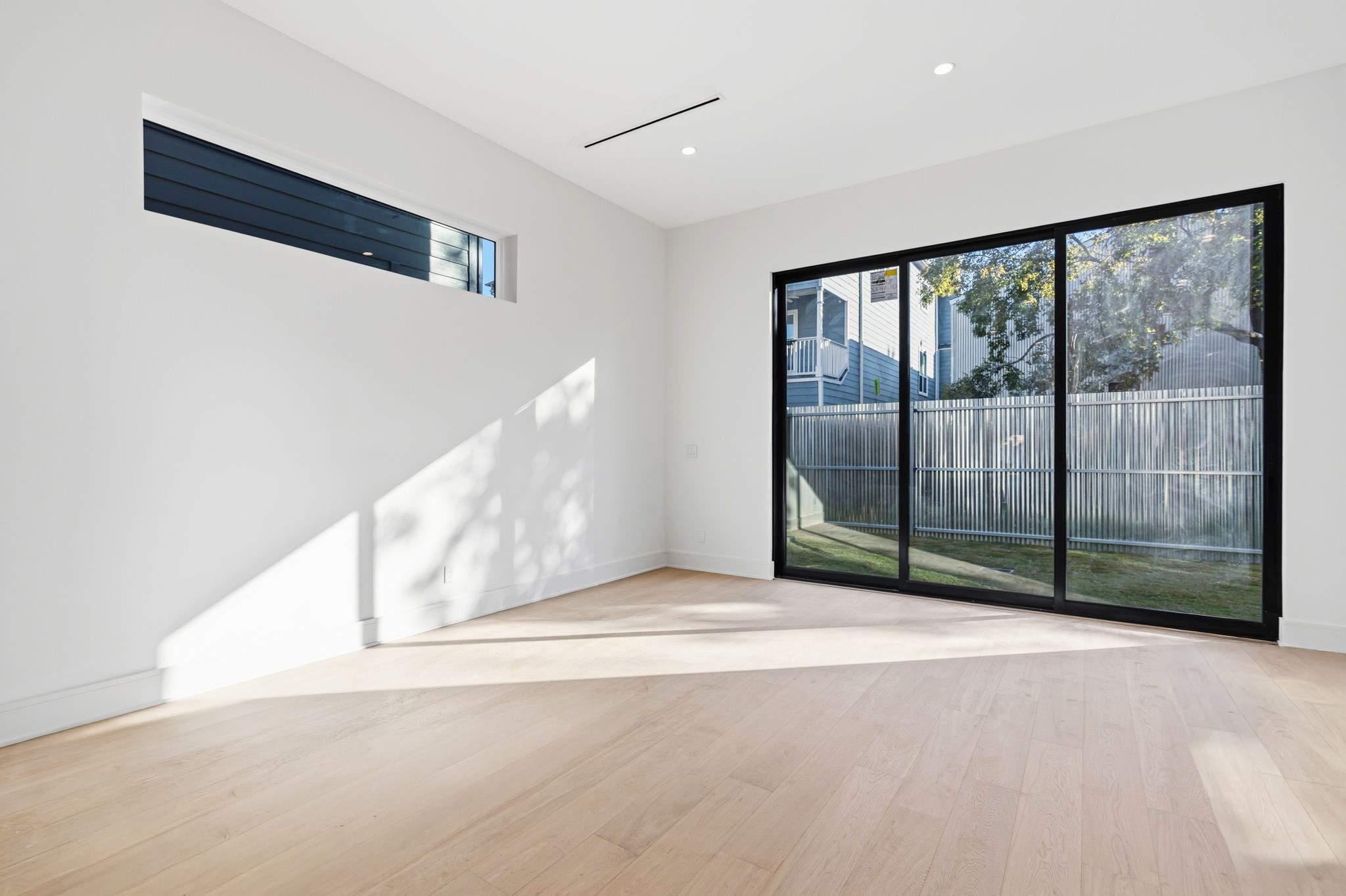 820 Malone Street Houston, TX 77007 - Photo 10 of 31 a view of entryway