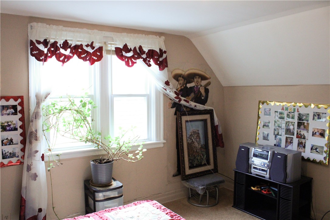 52 Roth Street Rochester, NY 14621 - Photo 17 of 26