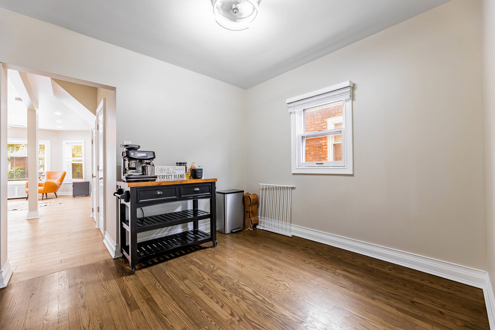 6017 South Monitor Avenue Chicago, IL 60638 - Photo 9 of 35