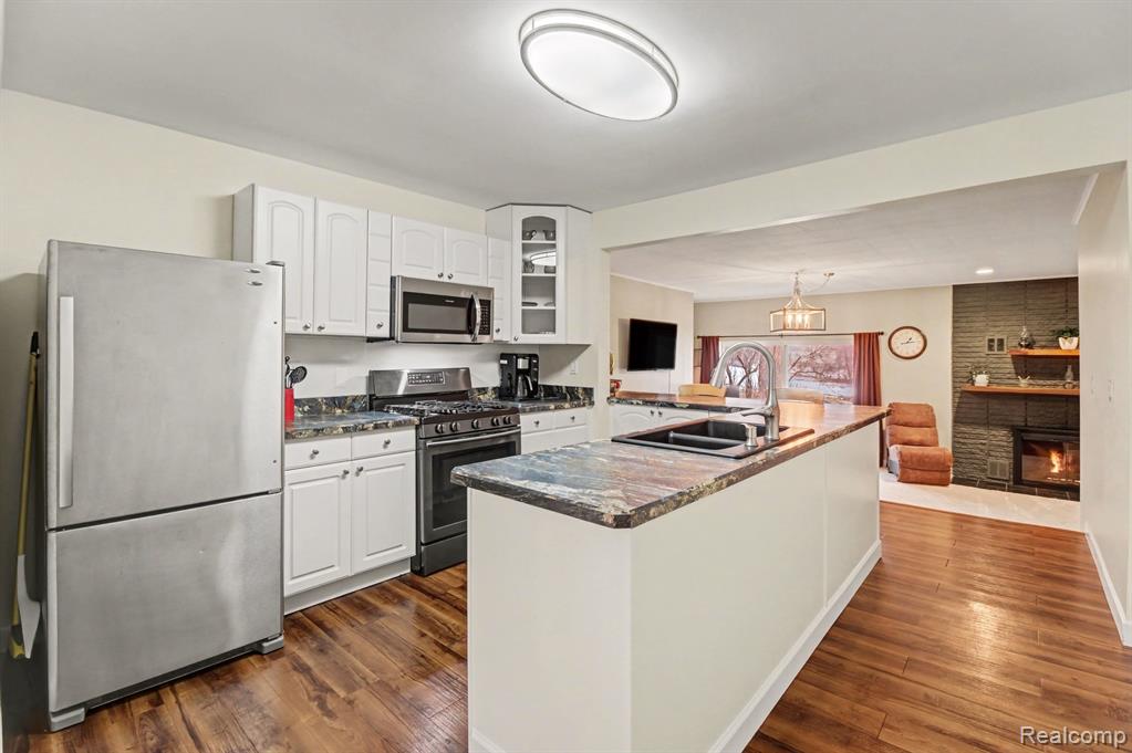 768 Pleasant Ridge Lake Orion, MI 48362 - Photo 16 of 36 Gallery Image 16