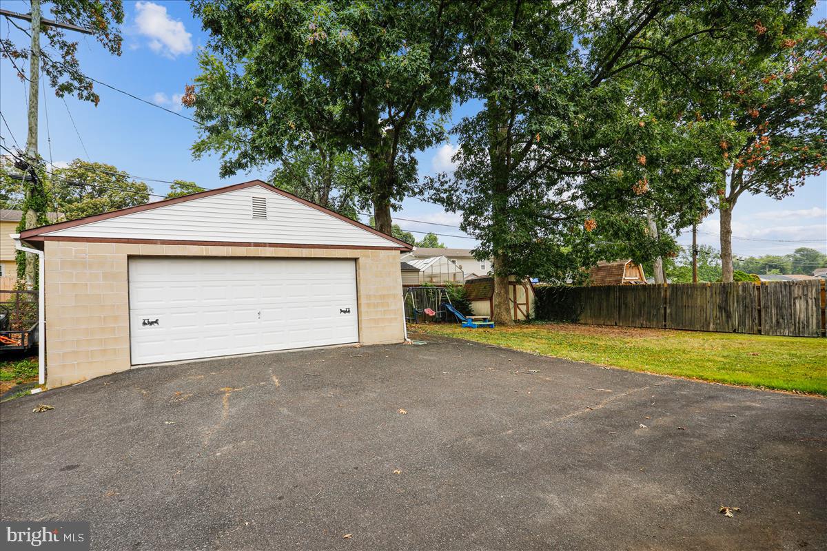 807 Foxwell Road Joppa, MD 21085 - Photo 22 of 22 Garage