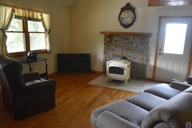 $1,600,000 | 16008 62nd Street, Oskaloosa, KS 66066