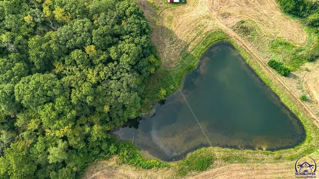 $1,600,000 | 16008 62nd Street, Oskaloosa, KS 66066