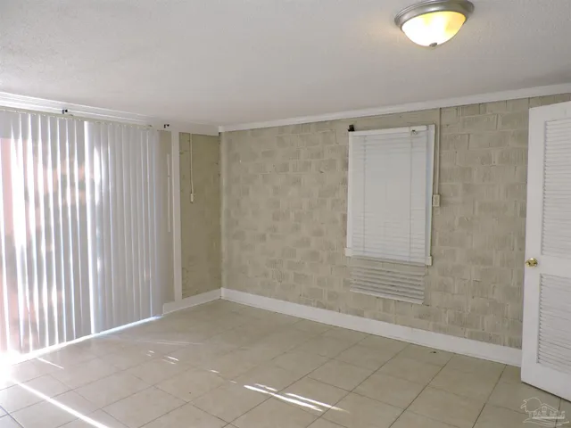 $1,000 | 1414 East Jordan Street, Unit A, Pensacola, FL 32503