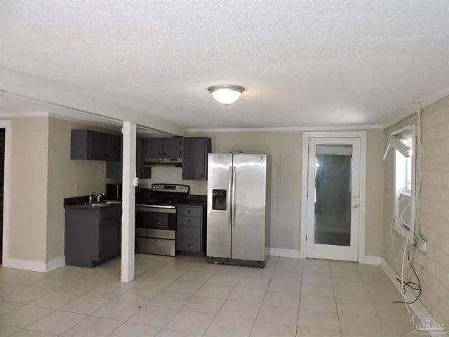 $1,000 | 1414 East Jordan Street, Unit A, Pensacola, FL 32503