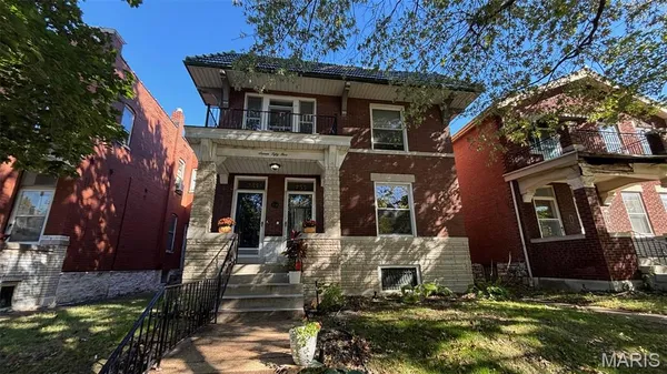 $1,000 | 755 Dover Place, St. Louis, MO 63111