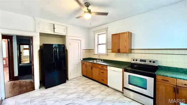 $1,000 | 755 Dover Place, St. Louis, MO 63111