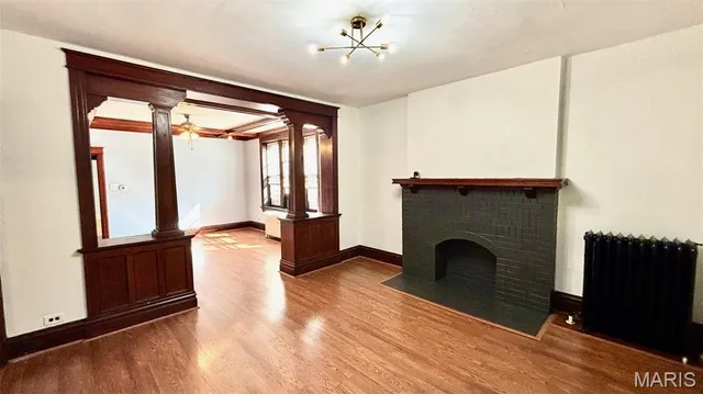 $1,000 | 755 Dover Place, St. Louis, MO 63111