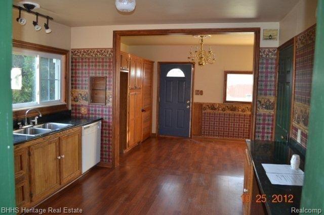 10301 Antcliff Road Fowlerville, MI 48836 - Photo 13 of 25 Kitchen