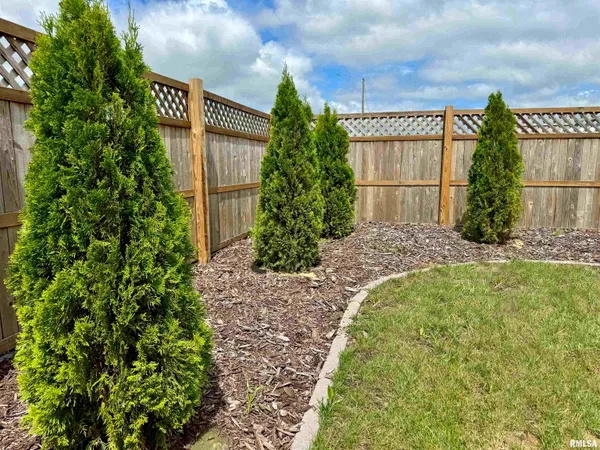 $3,200 | 7615 Walnut Bend Drive, Peoria, IL 61614