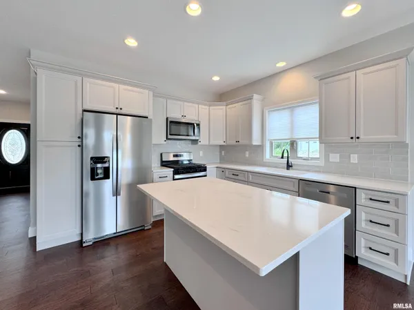 $3,200 | 7615 Walnut Bend Drive, Peoria, IL 61614