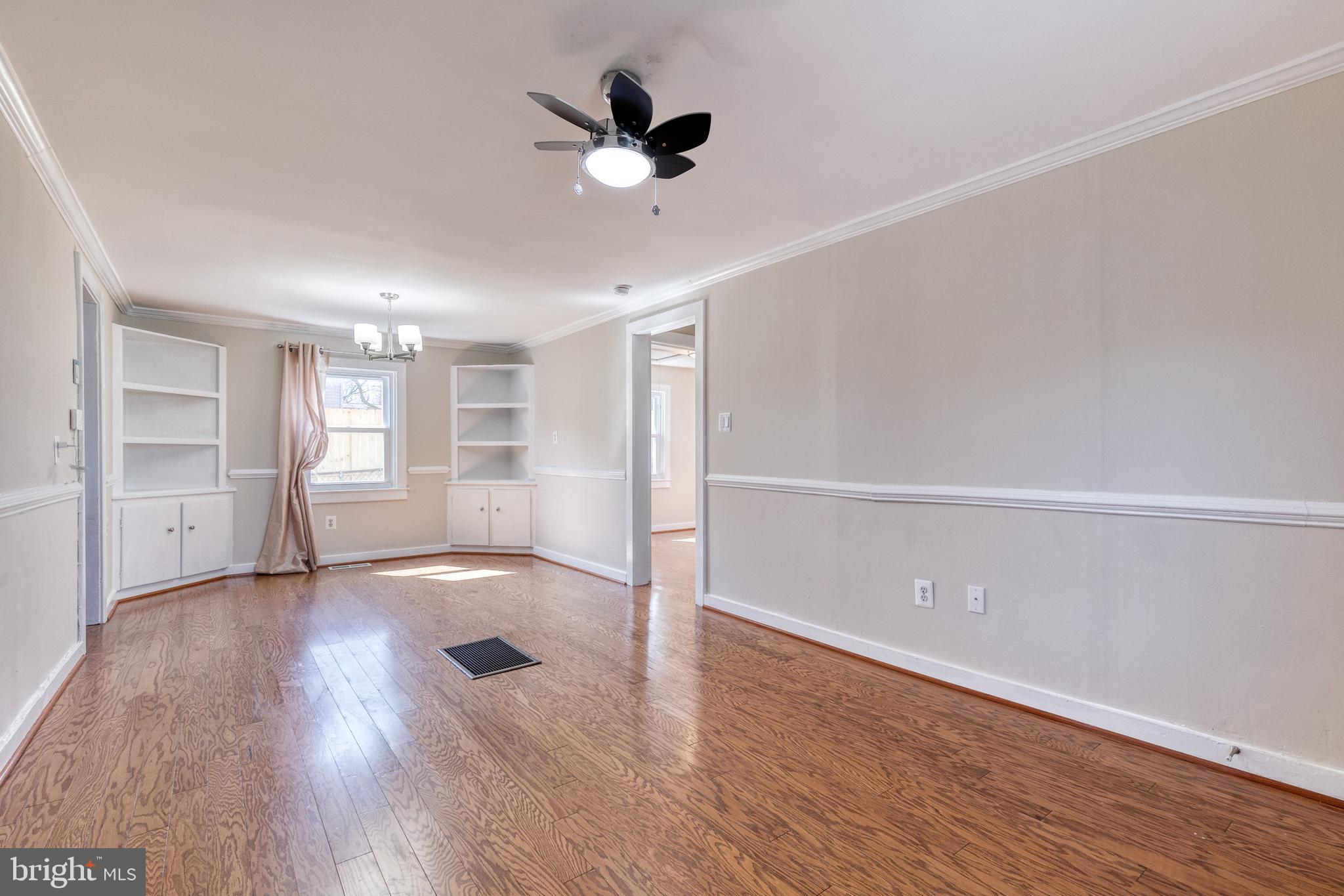 415 Cresswell Road Brooklyn, MD 21225 - Photo 6 of 23 Living Room/Dining Room
