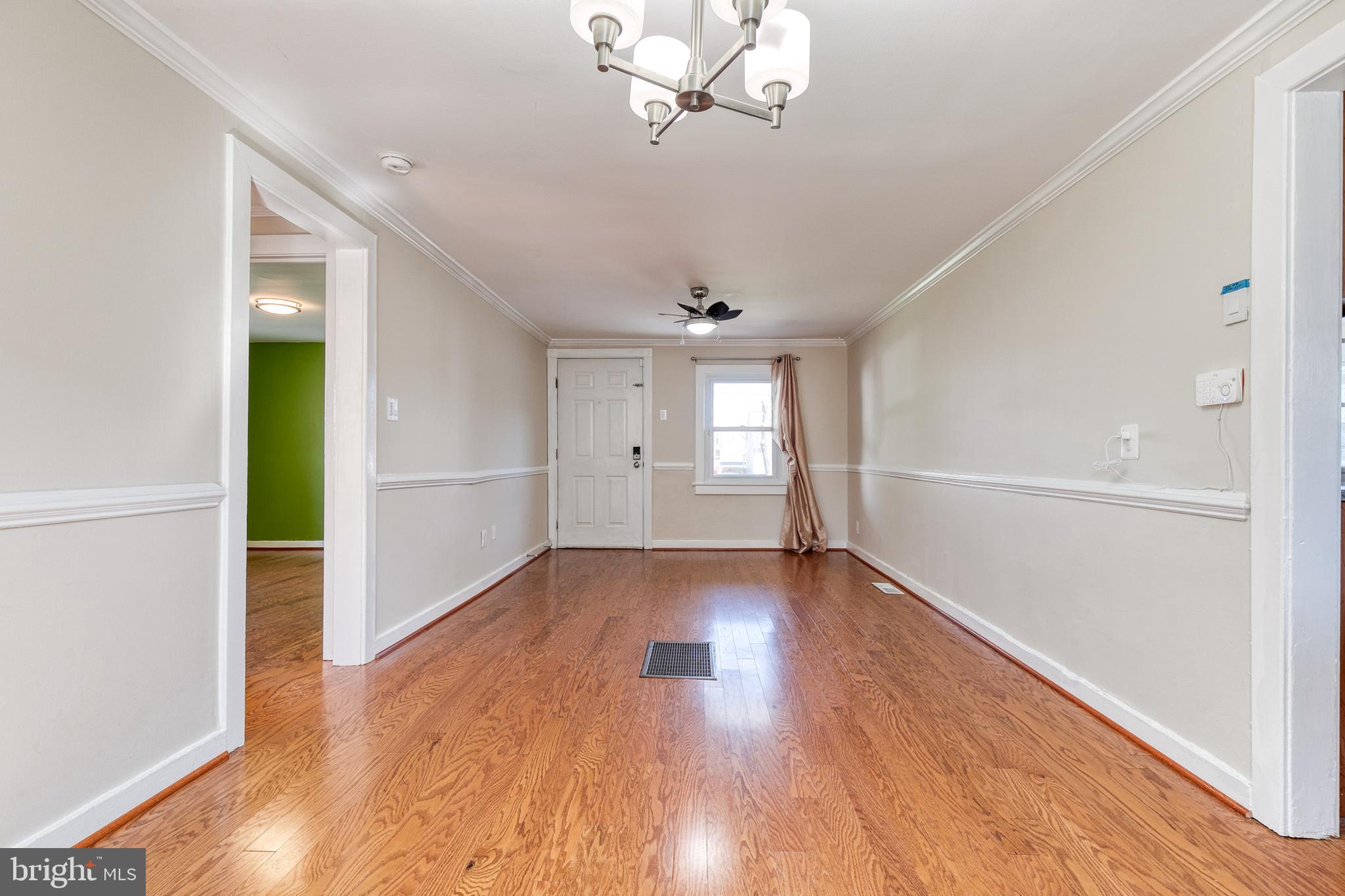 415 Cresswell Road Brooklyn, MD 21225 - Photo 10 of 23 Living Room/Dining Room