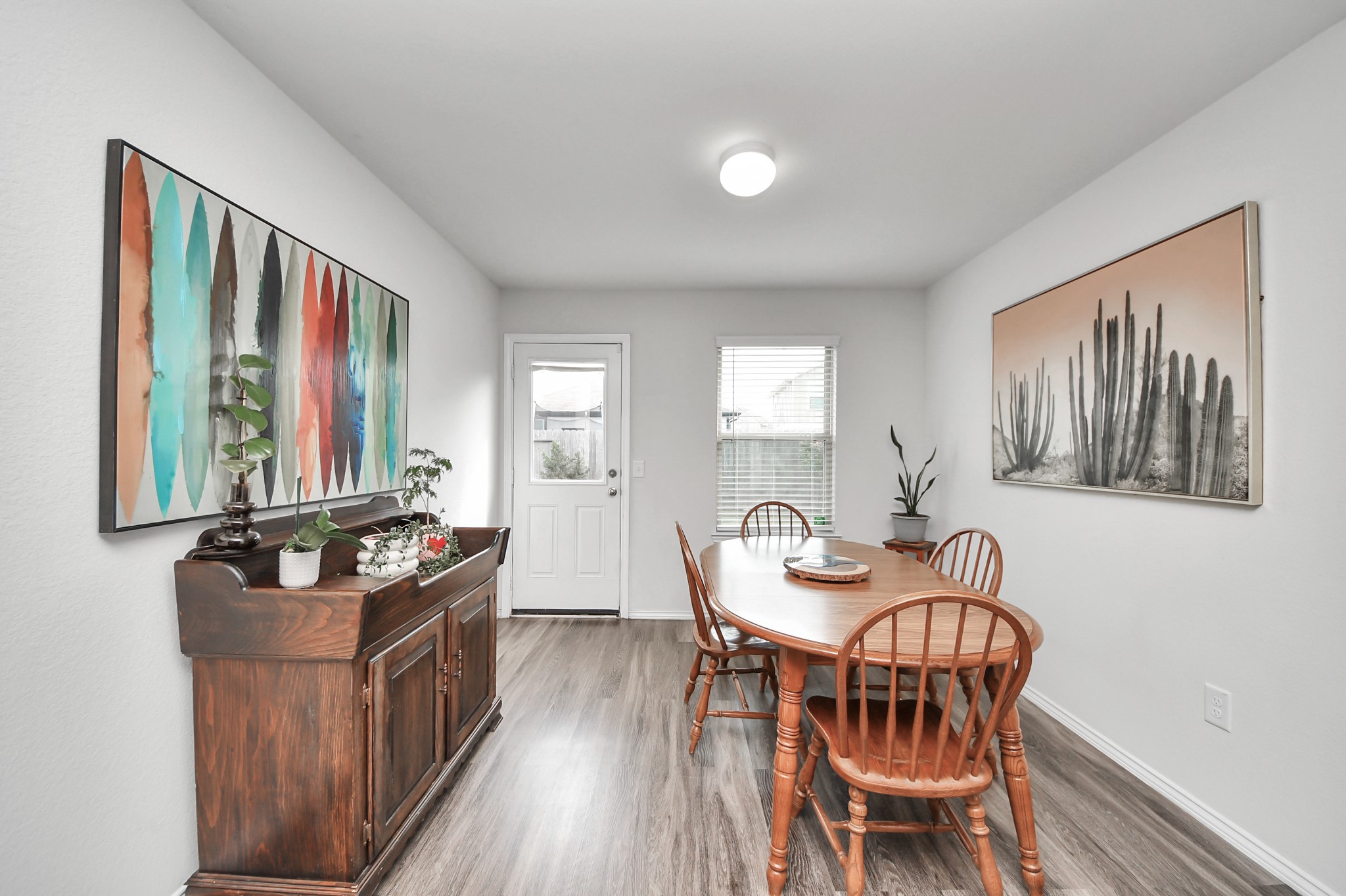 5722 Savanna Pasture Road Katy, TX 77493 - Photo 19 of 40 Elegant dining space that flows seamlessly from the kitchen