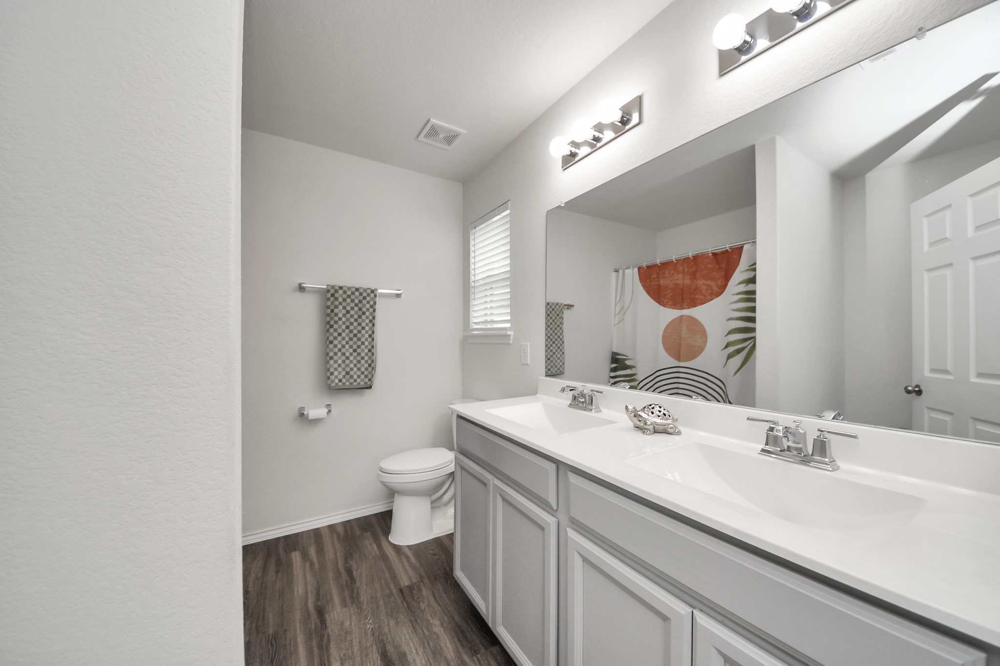 5722 Savanna Pasture Road Katy, TX 77493 - Photo 24 of 40 The Primary bathroom features double sinks